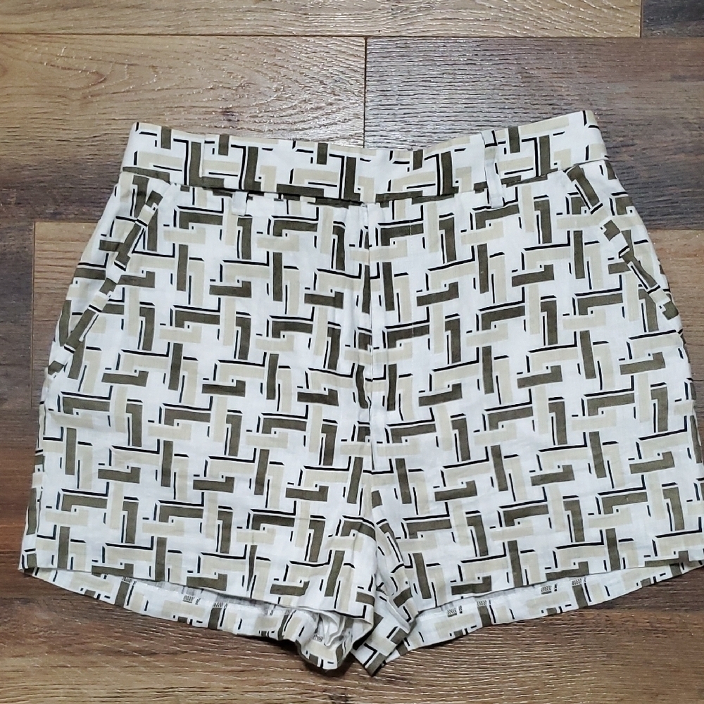 Equipment Femme Green and White High Waist Shorts with Modern Design